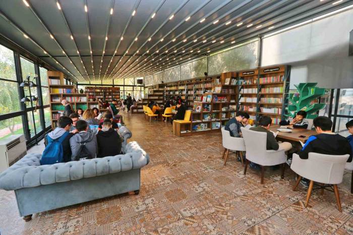 “Farika Kitaplı Kahveler” 500 Bin Genci Ağırladı