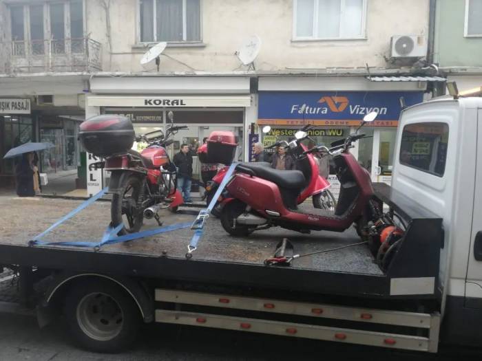Kırklareli’nde Motosiklet Denetimi: 10 Motosiklet Trafikten Men Edildi