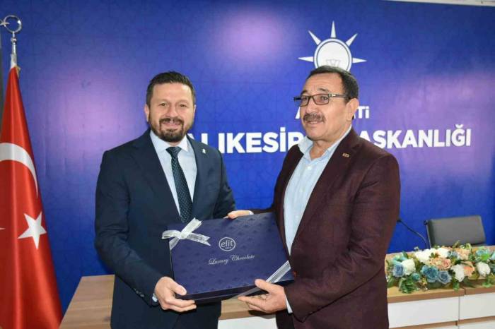 Muhtarlardan Ak Parti İl Başkanı Mehmet Aydemir’e Ziyaret