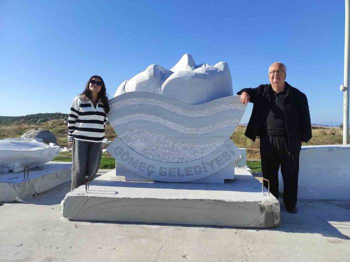 Kazakistanlı Gazeteciler, Gömeç Heykel Sempozyumunu Ziyaret Etti