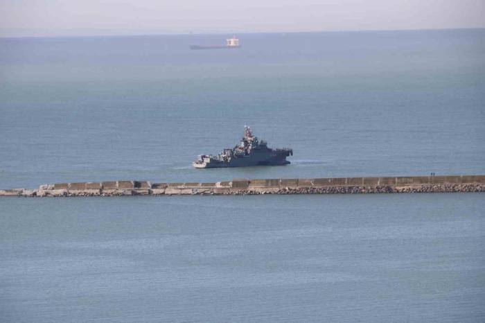 Tcg Akın Gemisi Kayıp 7 Mürettebatı Arama Çalışmalarına Katıldı