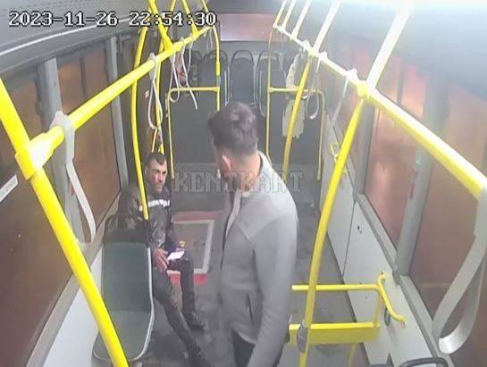 Otobüs Şoförünün Yaptığı Hareket Takdir Topladı