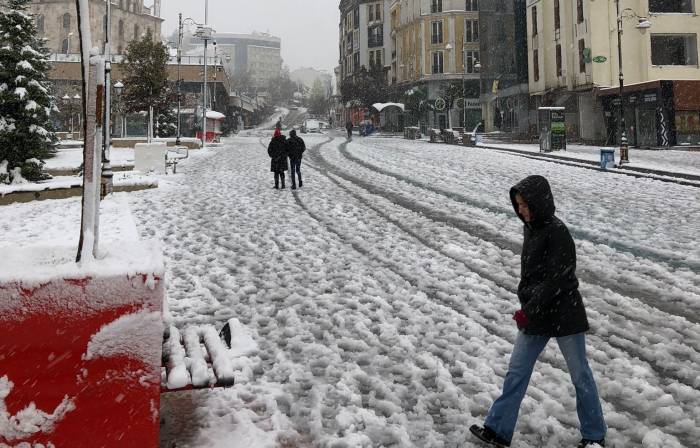 Bolu Valiliği, ‘Kimse Sokakta Kalmasın’ Çağrısı Yaptı