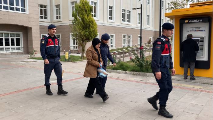 Burdur’da Kocasını Av Tüfeği İle Öldüren Kadının Yargılanmasına Başlandı