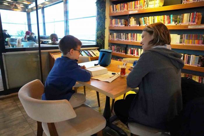 Akse Kitap Kahve’ye Büyük İlgi