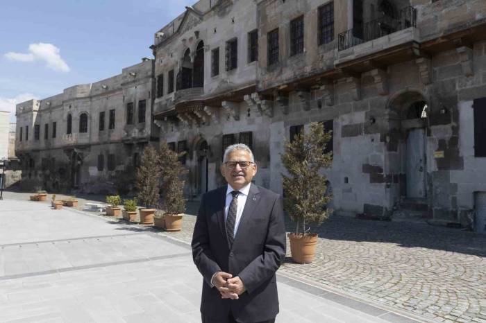 Başkan Büyükkılıç: “Gecemiz Gündüzümüz, Bizi Seven, Seçen Ve Güvenen Hemşehrilerimize Hizmetle Geçiyor”