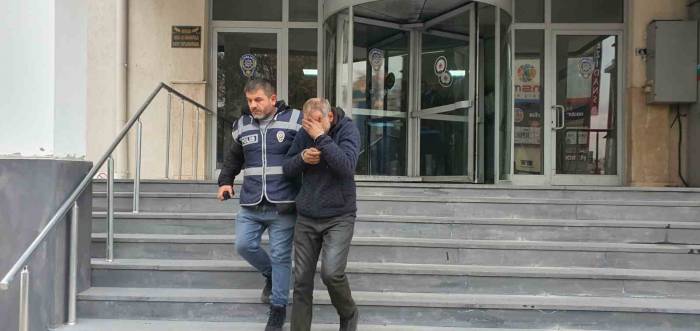 Bağ Evlerinden Hırsızlık Yapan 4 Kişi Yakalandı
