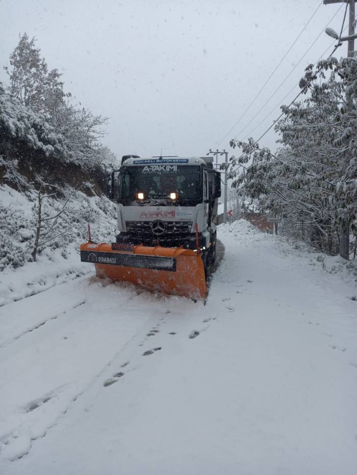 A Takımı Ekiplerinin Kar Mesaisi