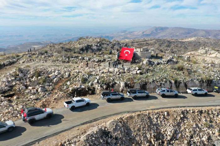 Off-road Pilotları Terörden Temizlenen Gabar Dağı’nda Türk Bayrağı Açtı