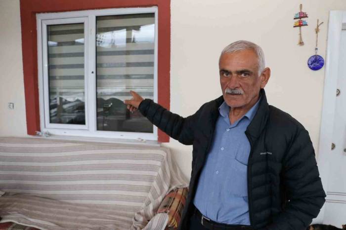 Çiftçi Bağ Evine Giren Hırsıza Seslendi: “Mağdursa Anahtar İstese Verirdim”