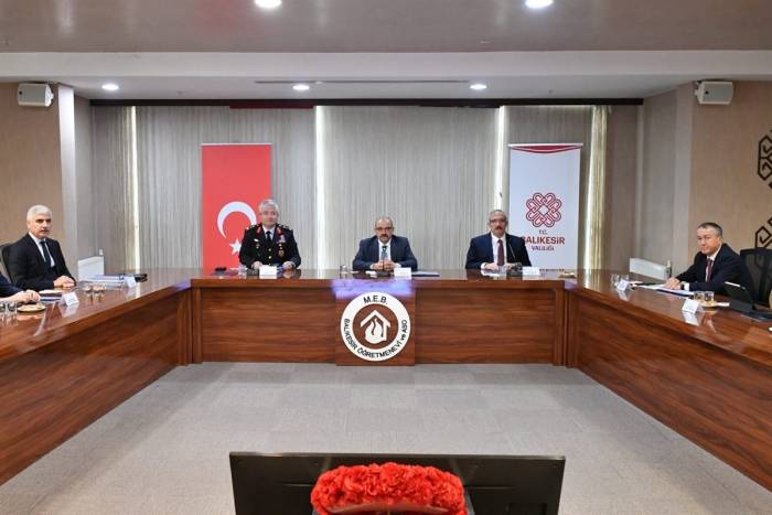 Vali Ustaoğlu Sokak Hayvanları İçin Talimat Verdi