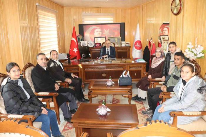 Elazığ’da Öğrencilerden Filistin’e Anlamlı Destek