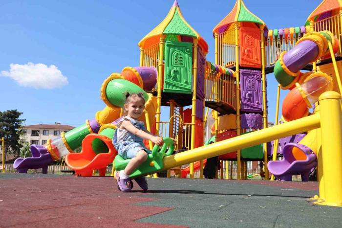 Dört Yılda 104 Park Yepyeni Oyun Grupları İle Donatıldı