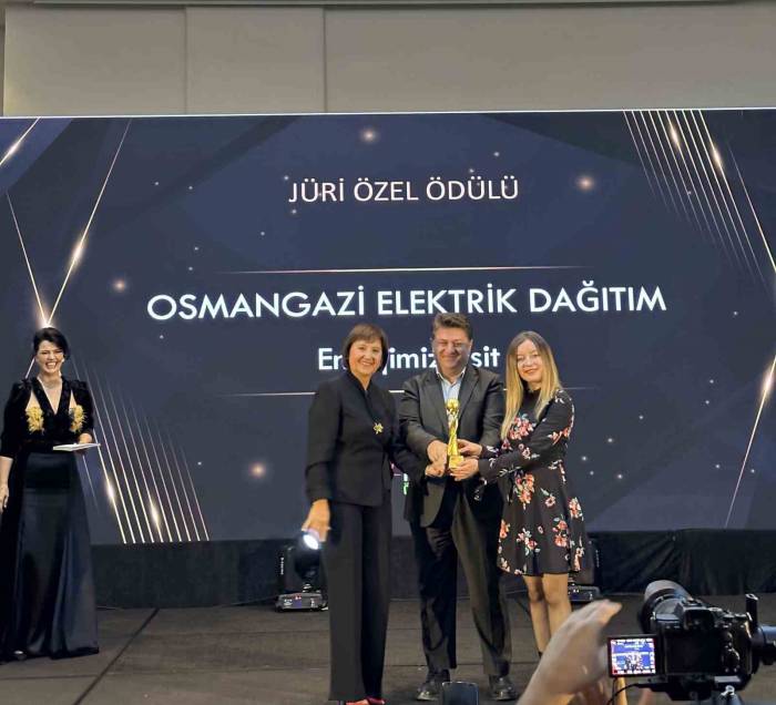 Enerjimiz Eşit Projesine Bir Ödül De Toplumsal Fayda Ödülleri’nden Geldi