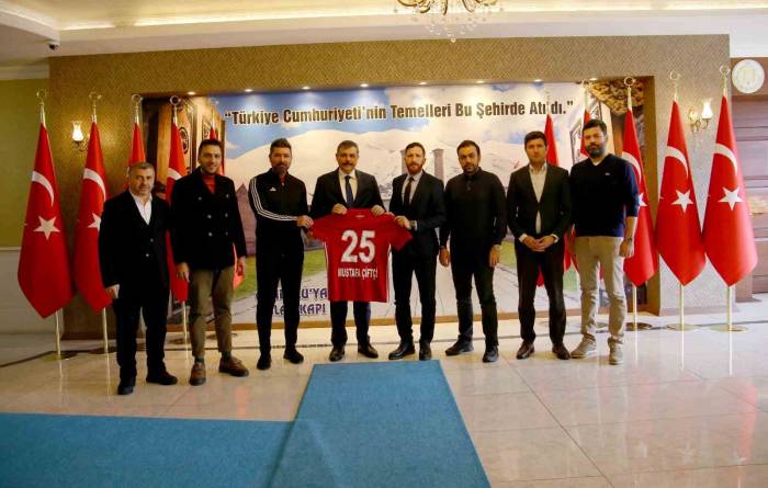 Erzurumspor’dan Vali Çiftçi’ye Ziyaret