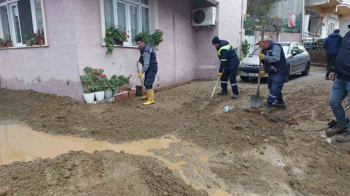 Gemlik’te Felaketin Yaraları Sarılıyor