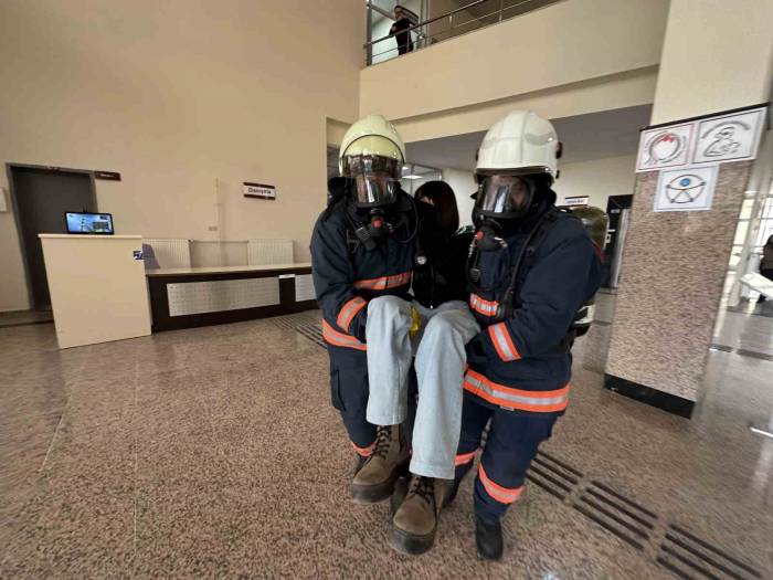 Yüksekova Devlet Hastanesinde Deprem Tatbikatı