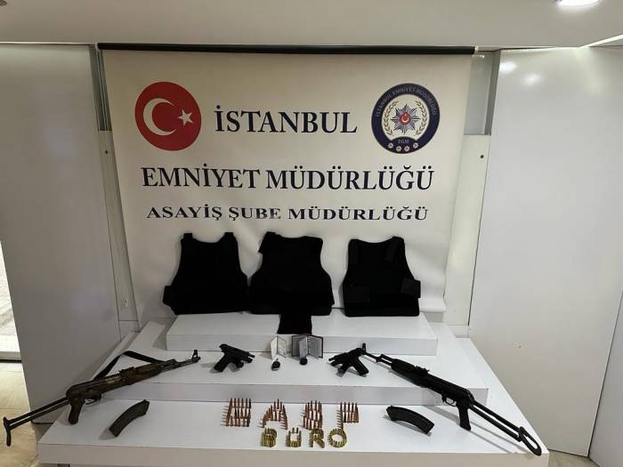 İstanbul’da Kalaşnikoflu Gasp Çetesi Yakandı