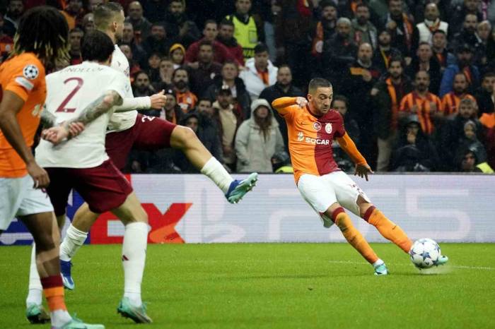 Hakim Ziyech, Şampiyonlar Ligi’nde Haftanın Oyuncusuna Aday Gösterildi