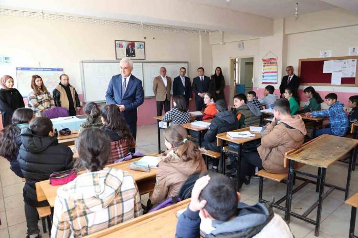 Muş Valisi Çakır, Bulanık’ta İncelemelerde Bulundu