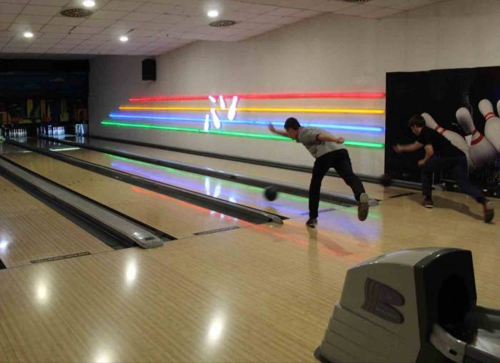 Afyonkarahisar’da Okul Sporları Bowling Turnuvası İlk Kez Düzenlendi