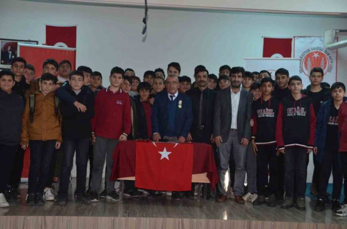 Kıbrıs Gazisi Yıldırım, Öğrencilere Hatıralarını Anlattı