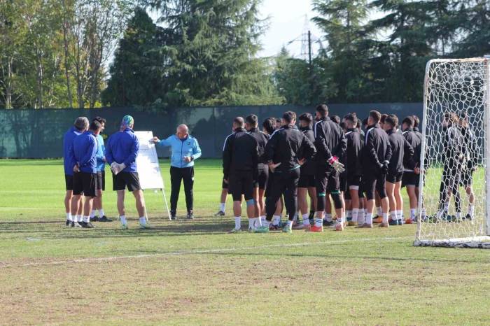 Denizlispor, 3 Eksikle Aksaray Deplasmanına Çıkacak