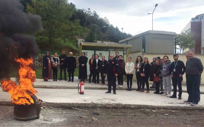 Altınova’da Hastane Personeline Yangın Eğitimi