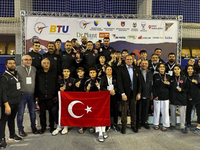 Burhaniyeli Tekvandocu Balkan Üçüncüsü Oldu