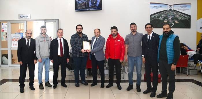 Etü’den Kızılay’a Destek