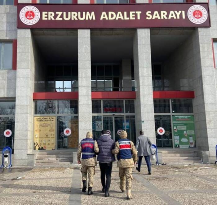 Aranan Şahıslar Jandarmadan Kaçamadı