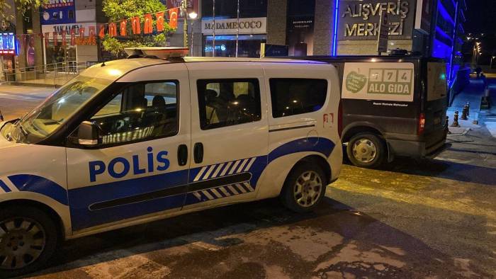 Karabük’te 14 Kişi Gıda Zehirlenmesi Şüphesiyle Hastaneye Başvurdu