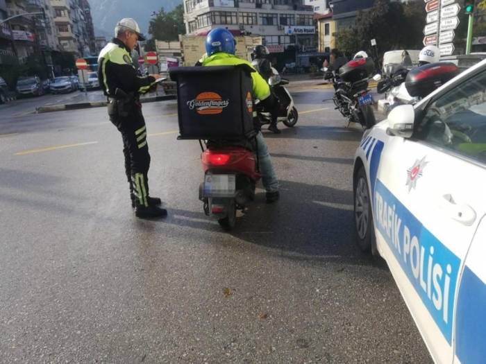 Manisa’da 279 Motosiklet Sürücüsüne Ceza