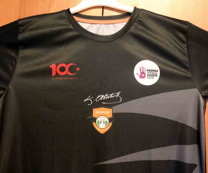 Menteşe Belediyespor Formalarına 100.yıl Logosu