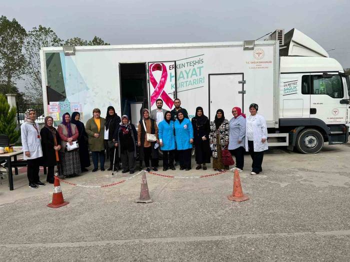 Sağlık Tırı Köy Köy Geziyor