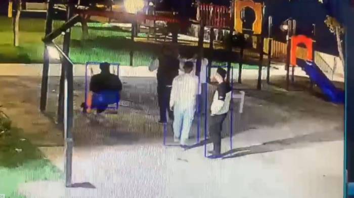 Çocukların Oyun Gruplarının Ve Güvenlik Kamerasının Kırıldığı Anlar Kamerada