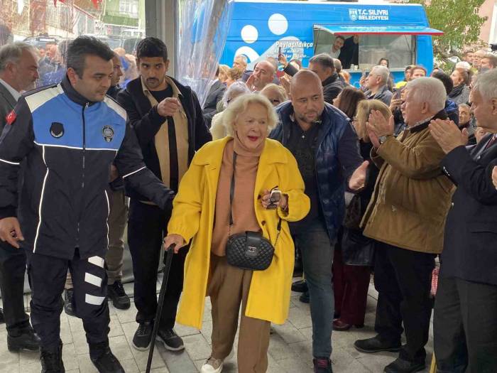 Yeşilçam’ın Efsane İsimlerini Bir Araya Getiren Yeşilçam Sergi Evi, Silivri’de Açıldı