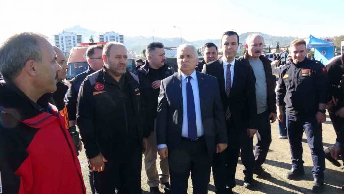 Vali Aziz Yıldırım: “(Okul Ve Yurttaki İhmal İddialarına İlişkin) İdari Ve Adli Soruşturmalar Var”