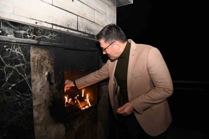 Vali Tekbıyıkoğlu Cemevinde Düzenlenen Ceme Katıldı