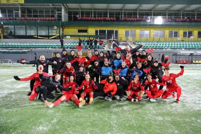 A Milli Kadın Futbol Takımı, Litvanya’yı Farklı Mağlup Etti