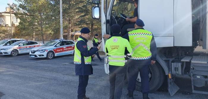 Jandarmadan Kış Lastiği Denetimi