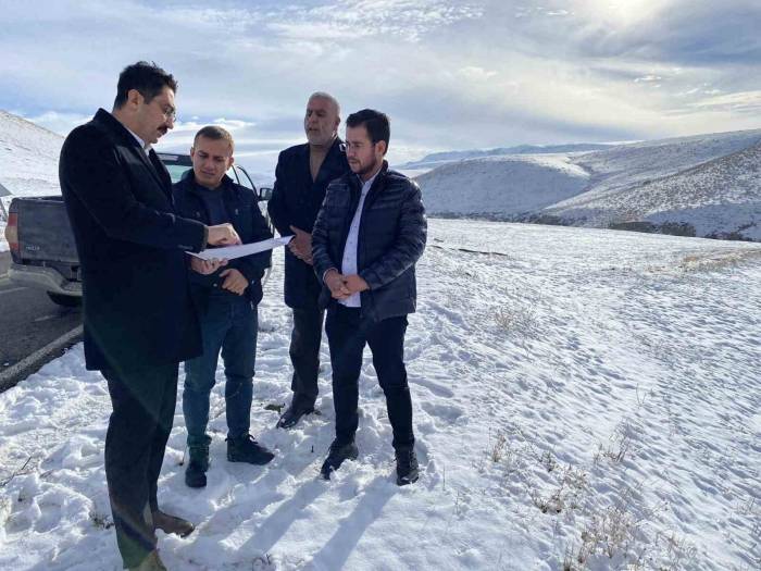 Hamur Kaymakamı Yıldırım, Sulama Tesisi Projesini İnceledi