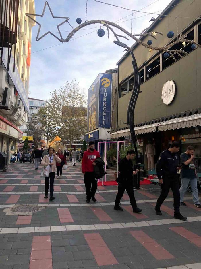 ‘Çakmağım Yok’ Cevabına Karşı Havaya 2 El Ateş Etti