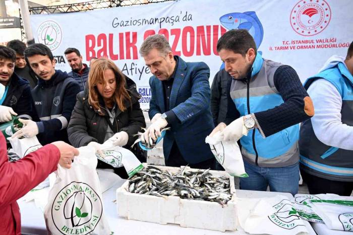 Başkan Usta’dan Vatandaşa Balık İkramı