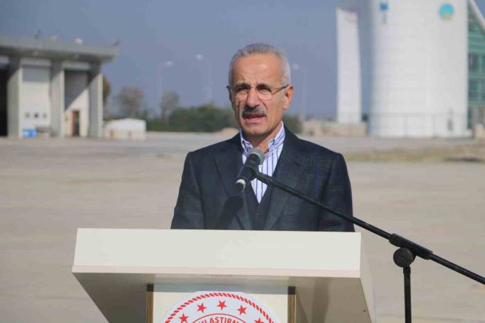 Uraloğlu, Hatay Havalimanı İçin Tarih Verdi