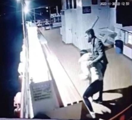 Arkadaşı İle Tartıştıktan Sonra Feribottan Kendini Suya Attı