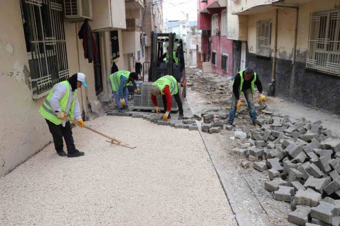 Haliliye’de Üstyapı Çalışmaları Sürüyor