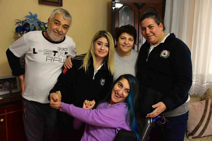 Buse Engelliler Günü’ne Yeni Saçları İle Girecek