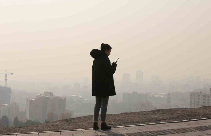 Tahran’da Eğitime Yoğun Hava Kirliliği Arası