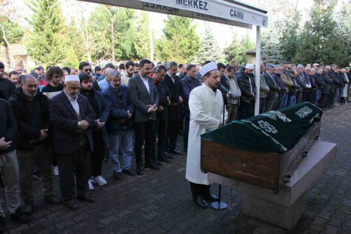 Trafik Kazasında Ölen Genç, Son Yolculuğuna Uğurlandı